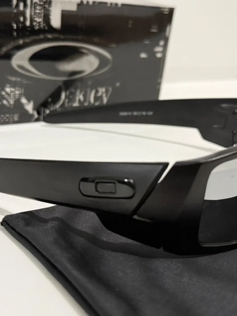 Oakley GASCAN Black Matte Frame OO9014 Chrome Iridium Lenses - Picture 2 of 7